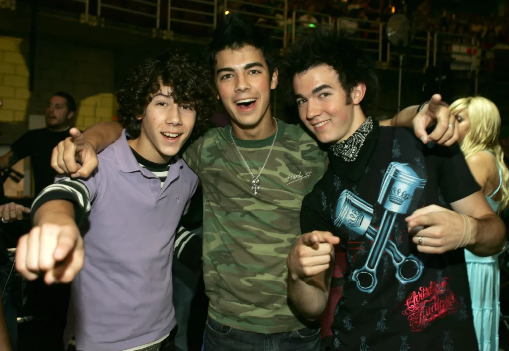 Dads on Tour: Joe & Kevin Jonas' Journey 2 Dads on Tour: Joe & Kevin Jonas' Journey