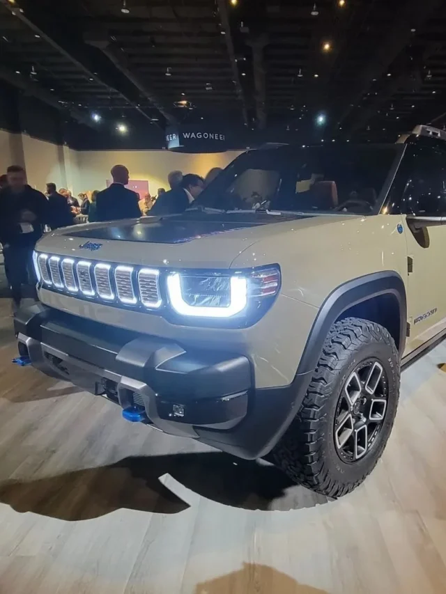 “Jeep Recon & Wagoneer: EVs with Gas Options”